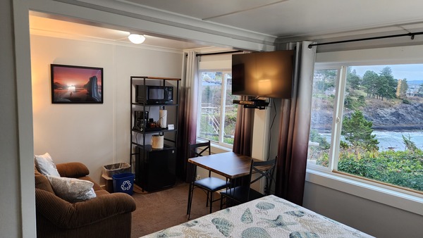 Room 9 Double Queen Photo 2