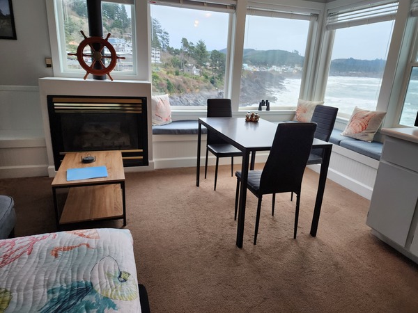 Room 10 Upper Double Queen Best View REMODELED Photo 3