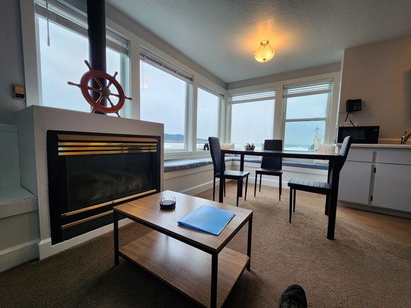 Room 10 Upper Double Queen Best View REMODELED Photo 4