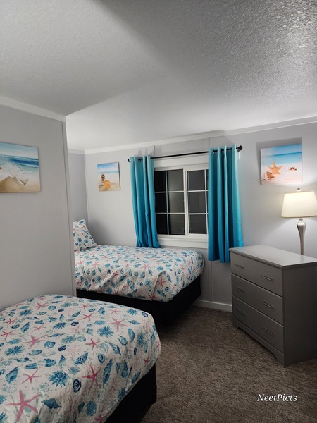 Room 3 Corner 2 bedroom (Q & 2 twins) REMODELED Photo 9