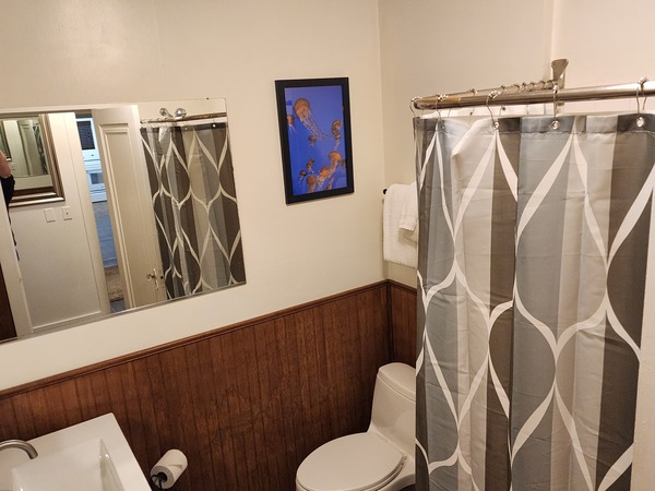 Room 1 Executive Suite 2 bedroom (K & Q) Photo 8