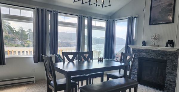 Room 14 Penthouse Suite, 2 Bedrooms, 2 Balconies, Full Kitchen REMODELED Photo 8