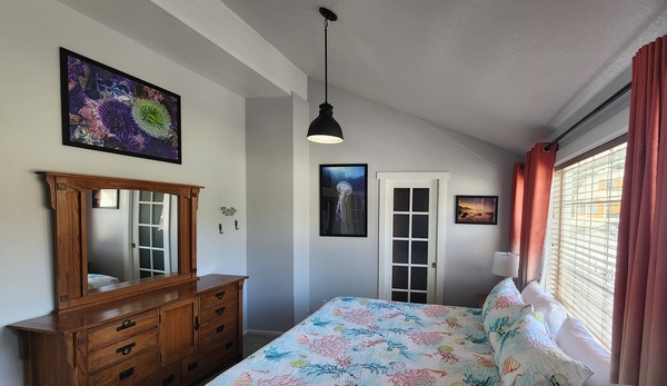 Room 14 Penthouse Suite, 2 Bedrooms, 2 Balconies, Full Kitchen REMODELED Photo 2