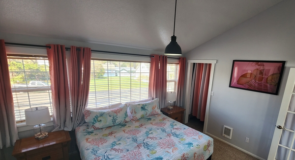 Room 14 Penthouse Suite, 2 Bedrooms, 2 Balconies, Full Kitchen REMODELED Photo 1