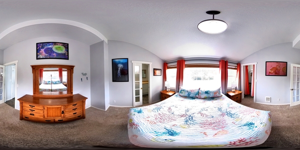 Room 14 Penthouse Suite, 2 Bedrooms, 2 Balconies, Full Kitchen REMODELED Photo 9