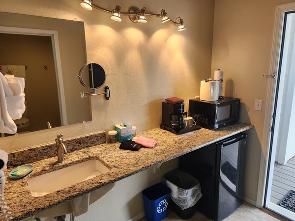 Lower East 16 King Photo 2