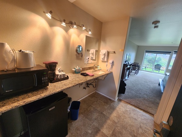 Lower East 17 King Photo 7